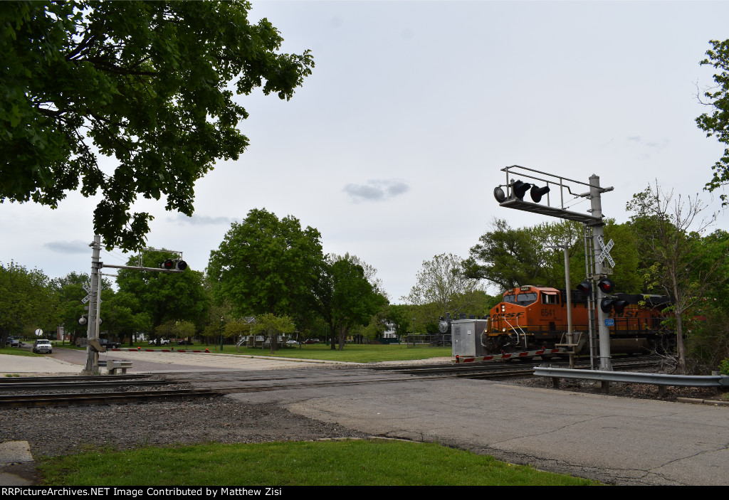 BNSF 6541 ATSF 1015